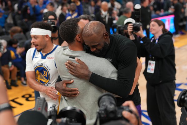 配资网最新 詹姆斯：我和库里的交情延续18年 我们之间充满尊重